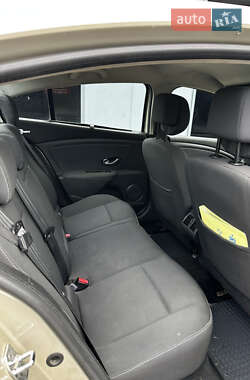 Седан Renault Fluence 2010 в 