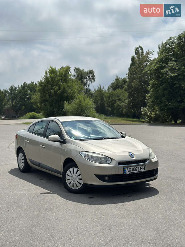 Седан Renault Fluence 2010 в 