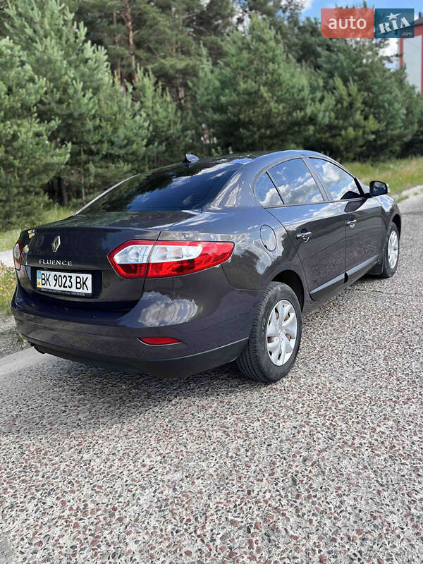 Седан Renault Fluence 2014 в Вараше