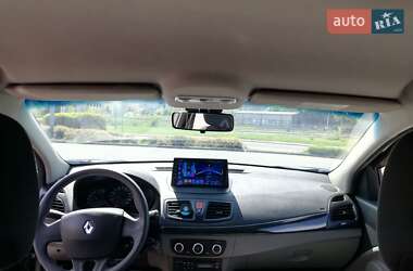 Седан Renault Fluence 2010 в 
