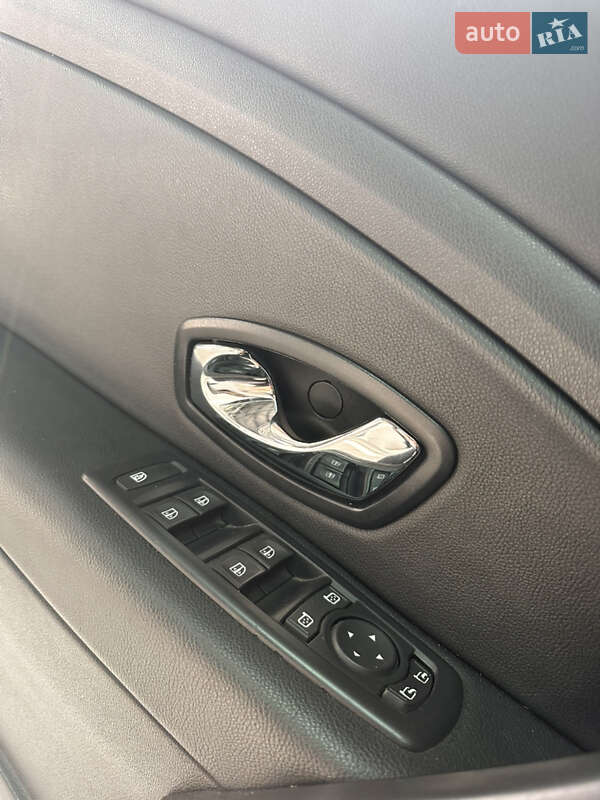 Седан Renault Fluence 2013 в Киеве фото 13 Седан Renault Fluence 2013 в Киеве