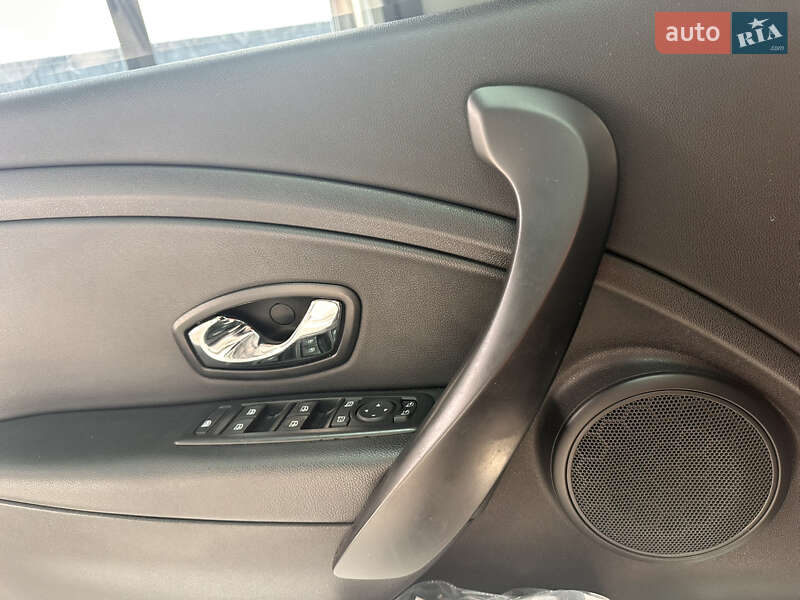 Седан Renault Fluence 2013 в Киеве фото 15 Седан Renault Fluence 2013 в Киеве