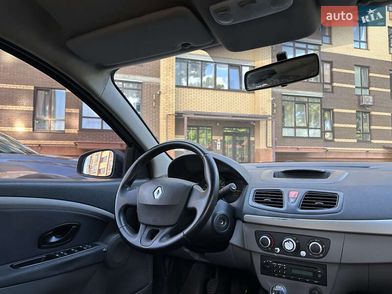 Седан Renault Fluence 2011 в Чернигове