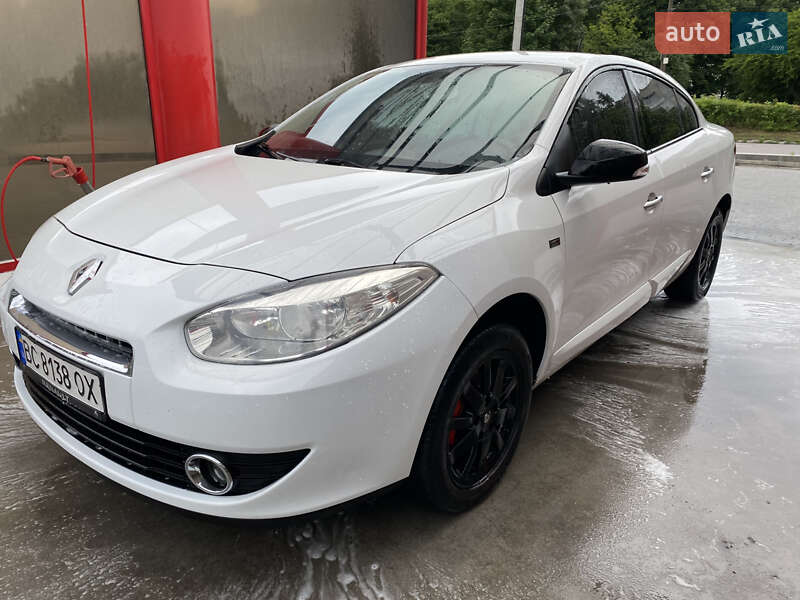 Седан Renault Fluence 2012 в Новояворовске
