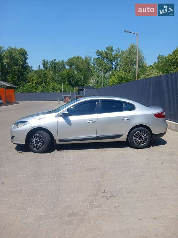 Седан Renault Fluence 2011 в Чернигове