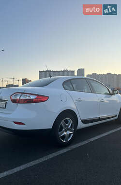 Седан Renault Fluence 2015 в 