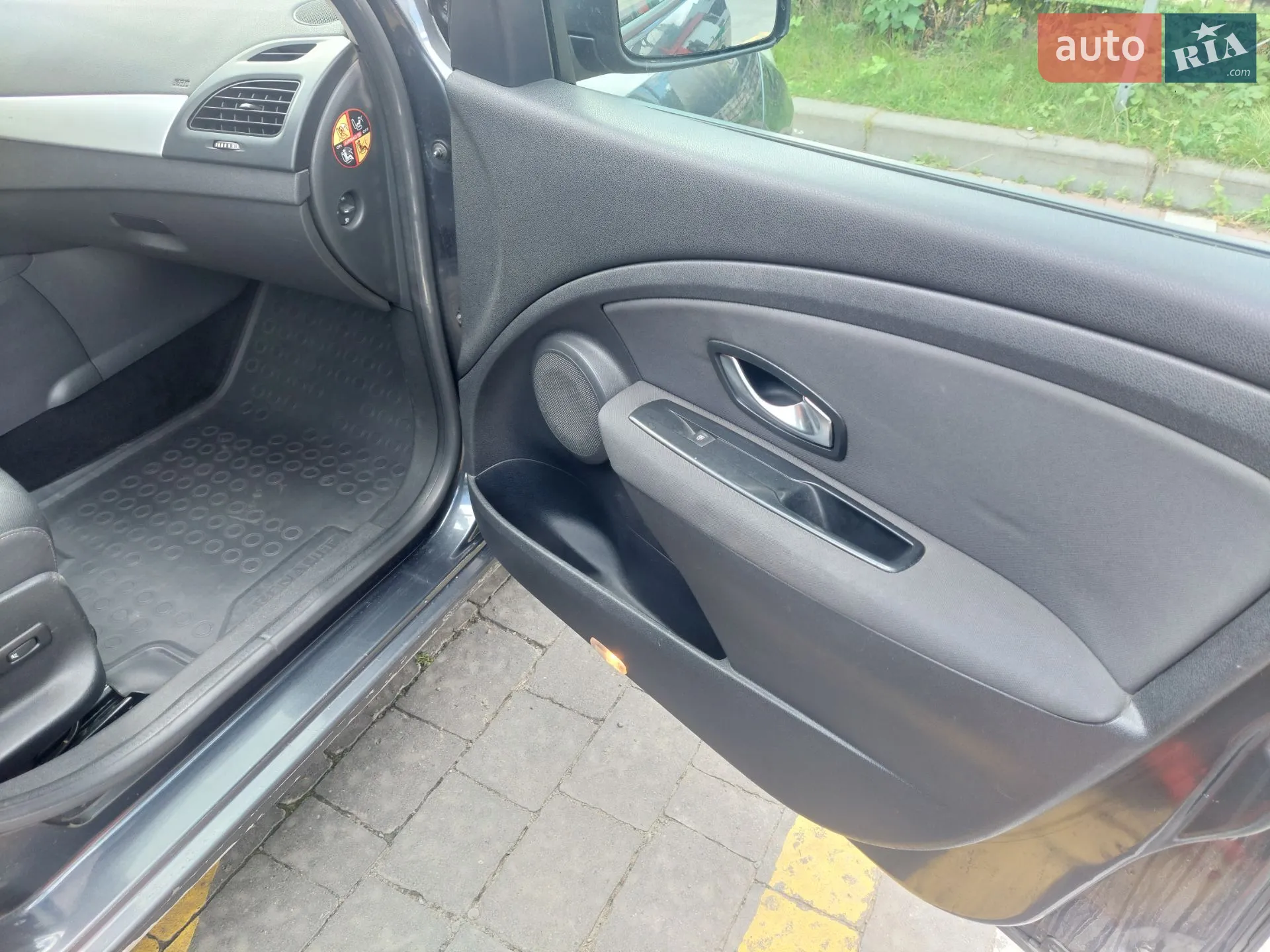 2011 Renault Fluence - мініатюра 2