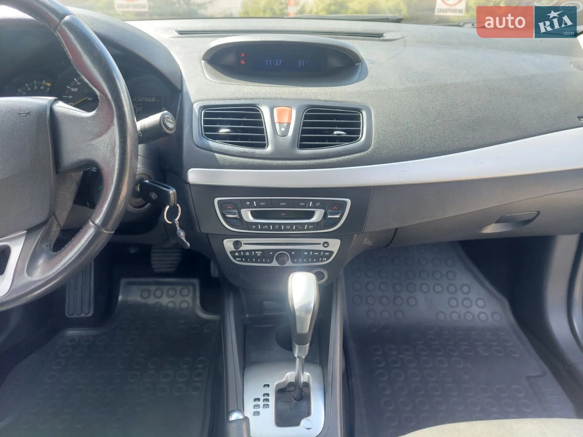 2011 Renault Fluence - мініатюра 6