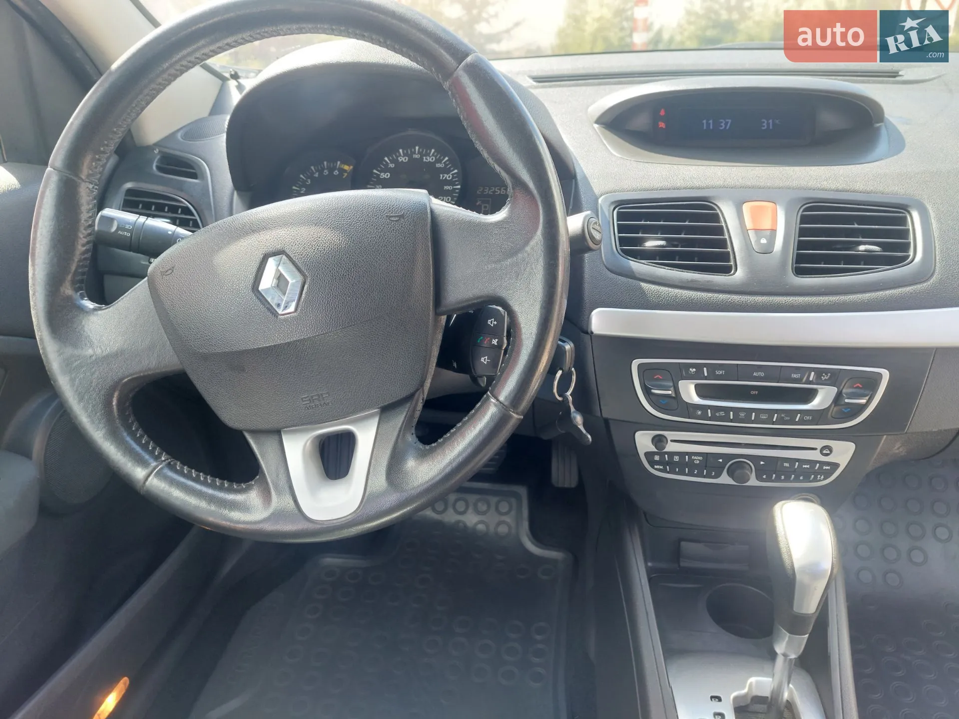 2011 Renault Fluence - мініатюра 7