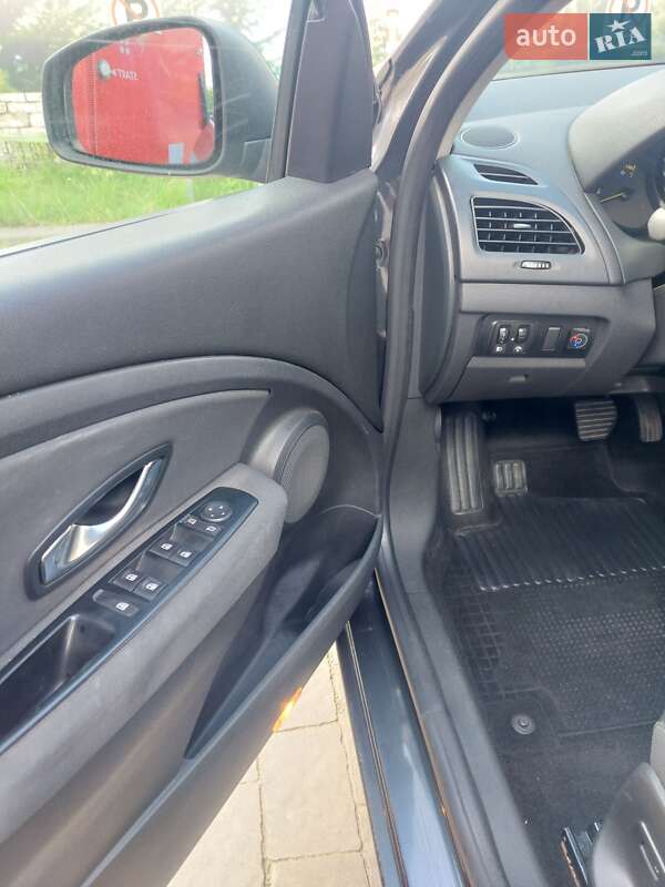 Седан Renault Fluence 2011 в Львове