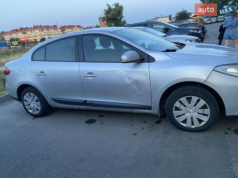 Седан Renault Fluence 2010 в Киеве