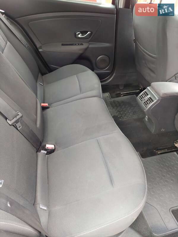 Седан Renault Fluence 2011 в Львове