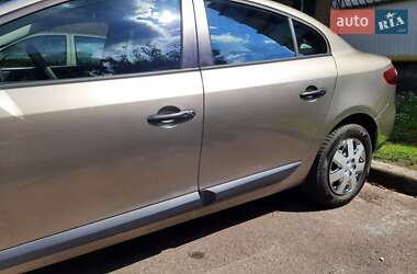 Седан Renault Fluence 2011 в 