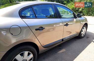 Седан Renault Fluence 2011 в 