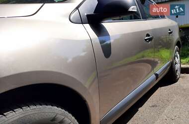 Седан Renault Fluence 2011 в 