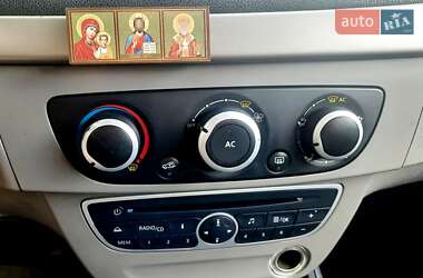 Седан Renault Fluence 2011 в 