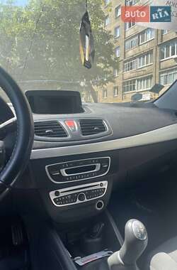 Седан Renault Fluence 2011 в 
