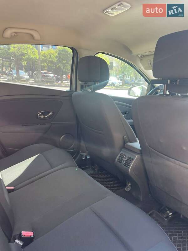 Седан Renault Fluence 2011 в Ивано-Франковске фото 29 Седан Renault Fluence 2011 в Ивано-Франковске