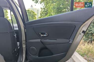 Седан Renault Fluence 2015 в 