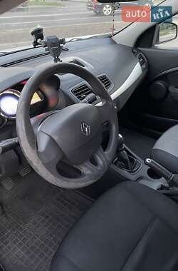 Седан Renault Fluence 2013 в 
