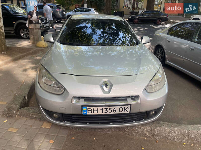 Седан Renault Fluence 2011 в 