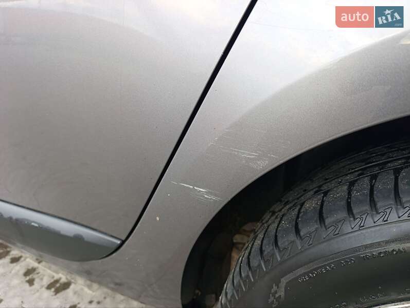 Седан Renault Fluence 2013 в Львові
