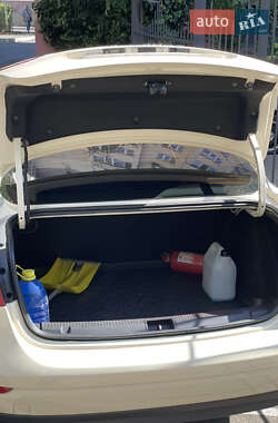 Седан Renault Fluence 2013 в 