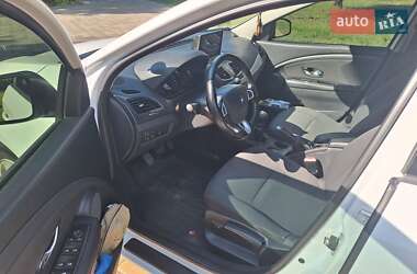 Седан Renault Fluence 2012 в 