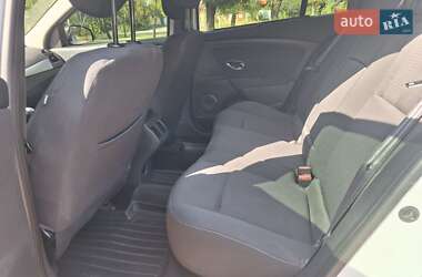 Седан Renault Fluence 2012 в 