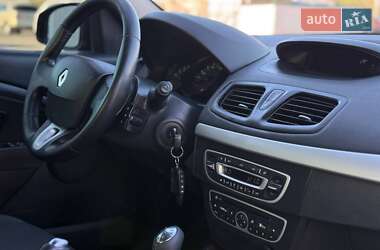 Седан Renault Fluence 2012 в 