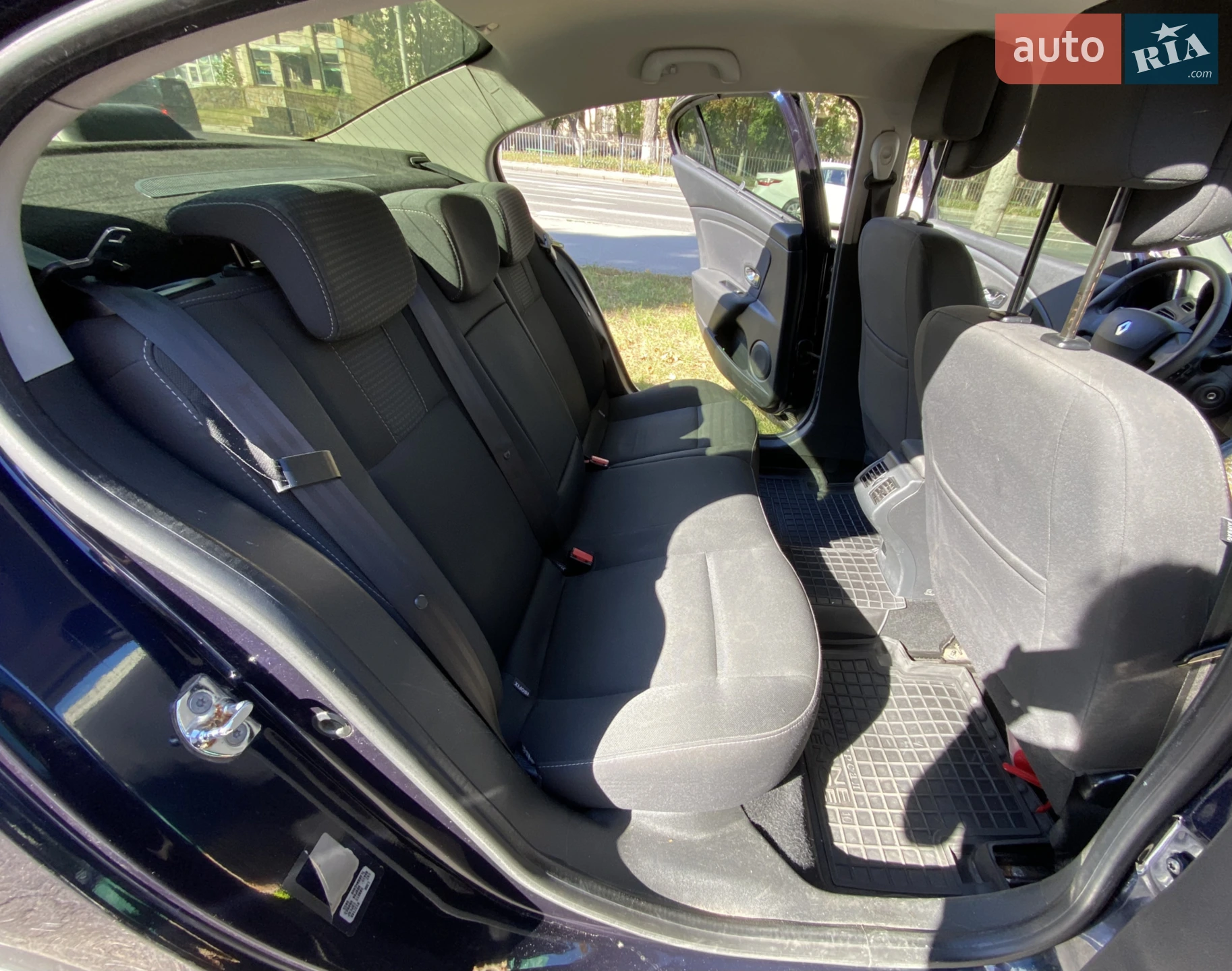 2011 Renault Fluence - мініатюра 12