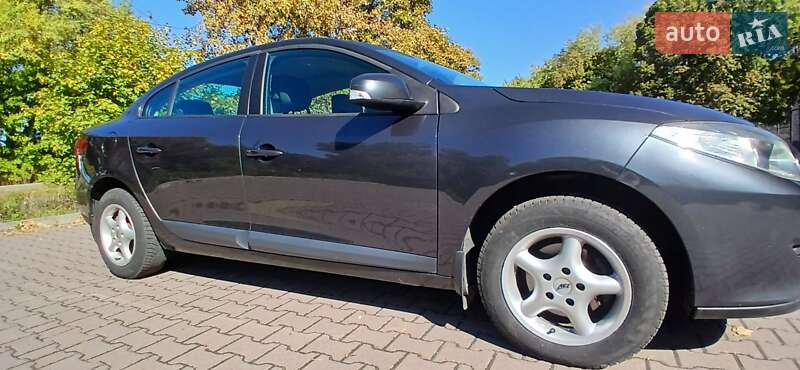Седан Renault Fluence 2011 в Миргороде