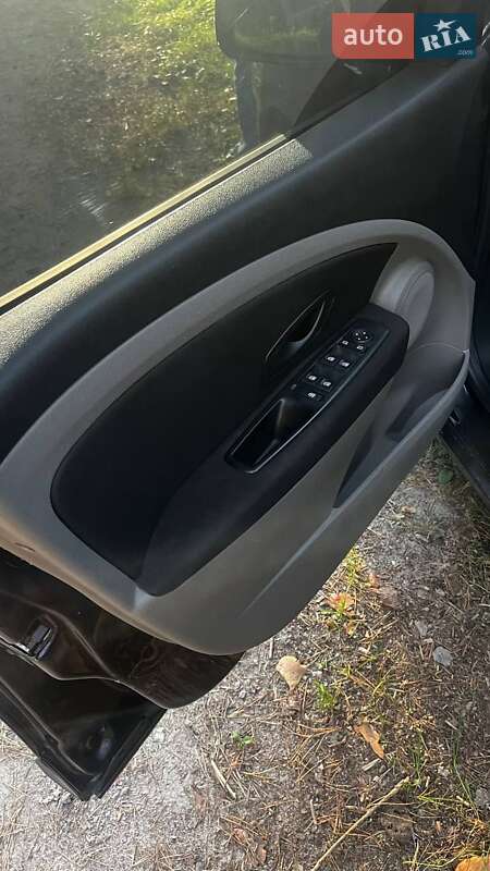 Седан Renault Fluence 2013 в Звягеле