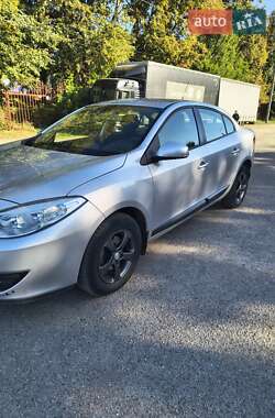 Седан Renault Fluence 2012 в 