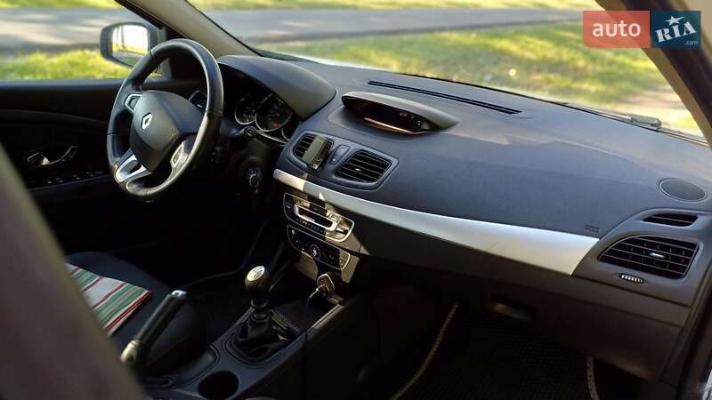Седан Renault Fluence 2012 в Мурованых Куриловцах