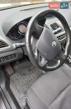 Седан Renault Fluence 2015 в 