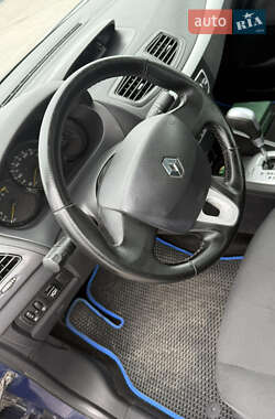 Седан Renault Fluence 2010 в 