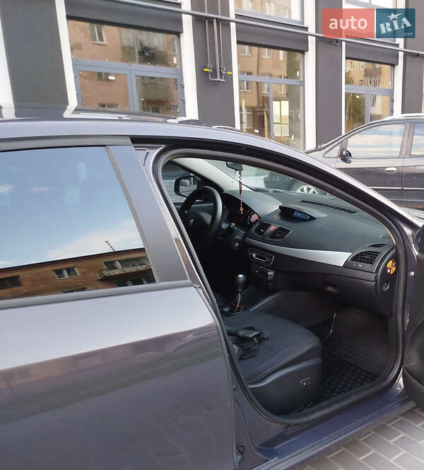 Седан Renault Fluence 2015 в Ивано-Франковске