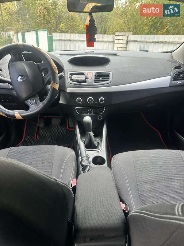 Седан Renault Fluence 2011 в Летичіві