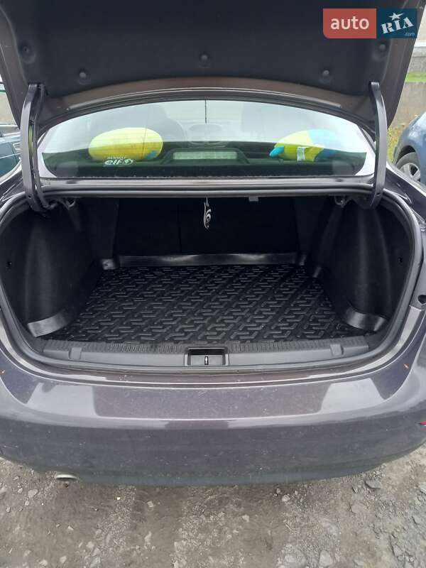 Седан Renault Fluence 2013 в Вараше