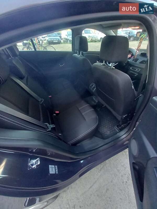 Седан Renault Fluence 2013 в Вараше