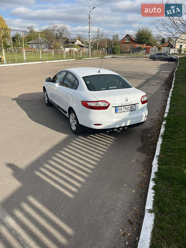 Седан Renault Fluence 2015 в Киеве
