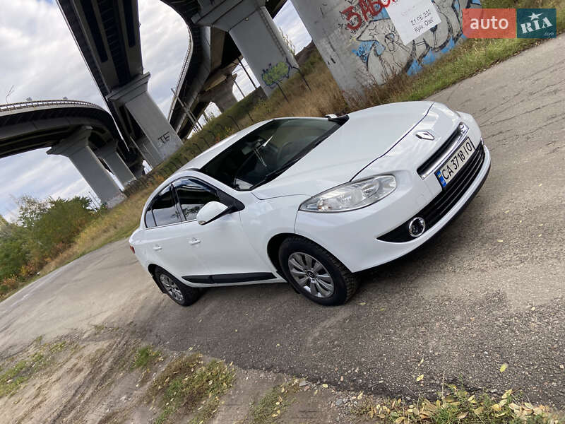 Седан Renault Fluence 2010 в Киеве