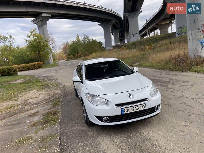 Седан Renault Fluence 2010 в Киеве