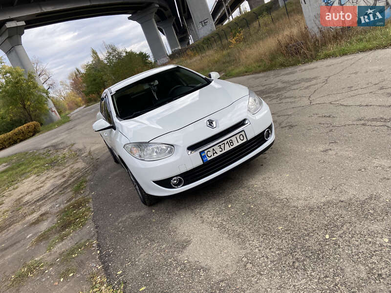 Седан Renault Fluence 2010 в Киеве