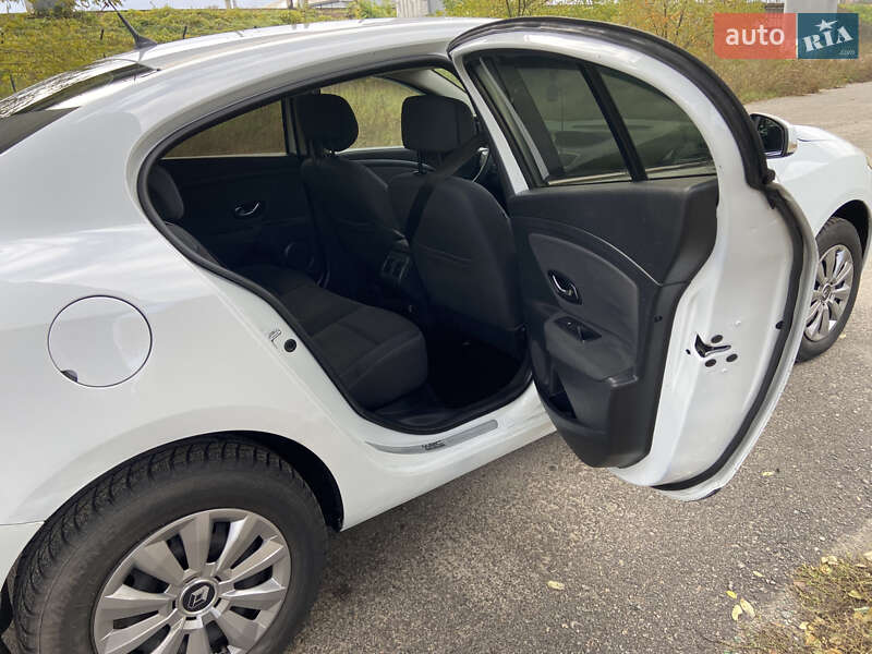 Седан Renault Fluence 2010 в Киеве