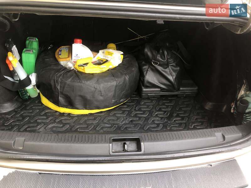 Седан Renault Fluence 2010 в Киеве фото 6 Седан Renault Fluence 2010 в Киеве