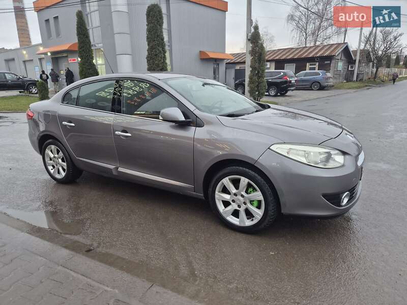 Седан Renault Fluence 2011 в Староконстантинове