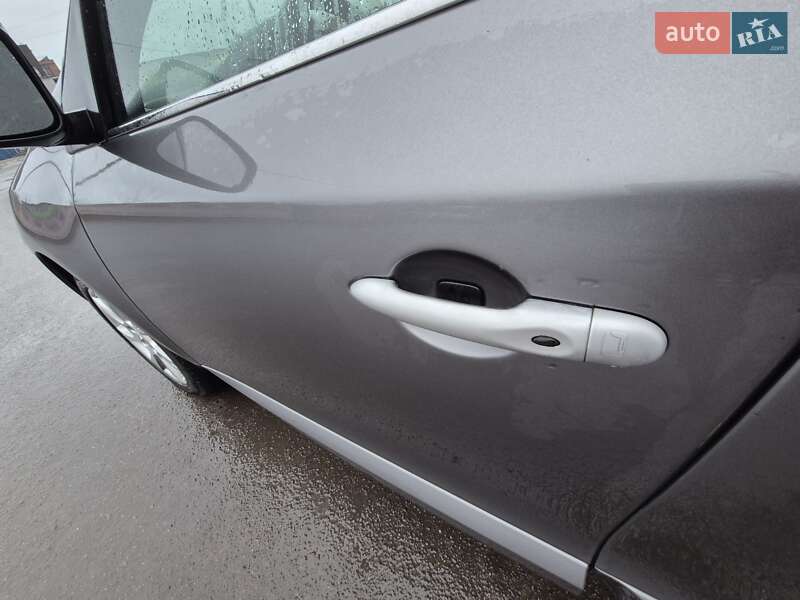 Седан Renault Fluence 2011 в Староконстантинове