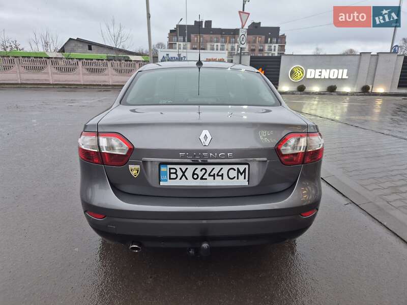 Седан Renault Fluence 2011 в Староконстантинове